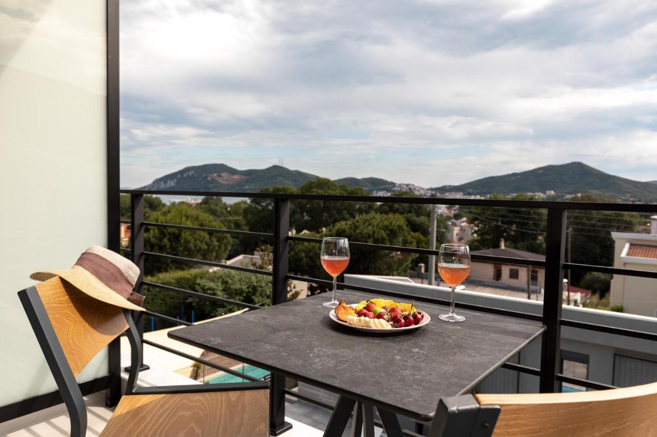Cove Suites Nea Iraklitsa Buitenkant foto